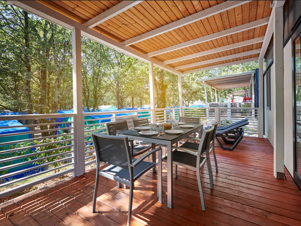 premium-la-exterior-terrace