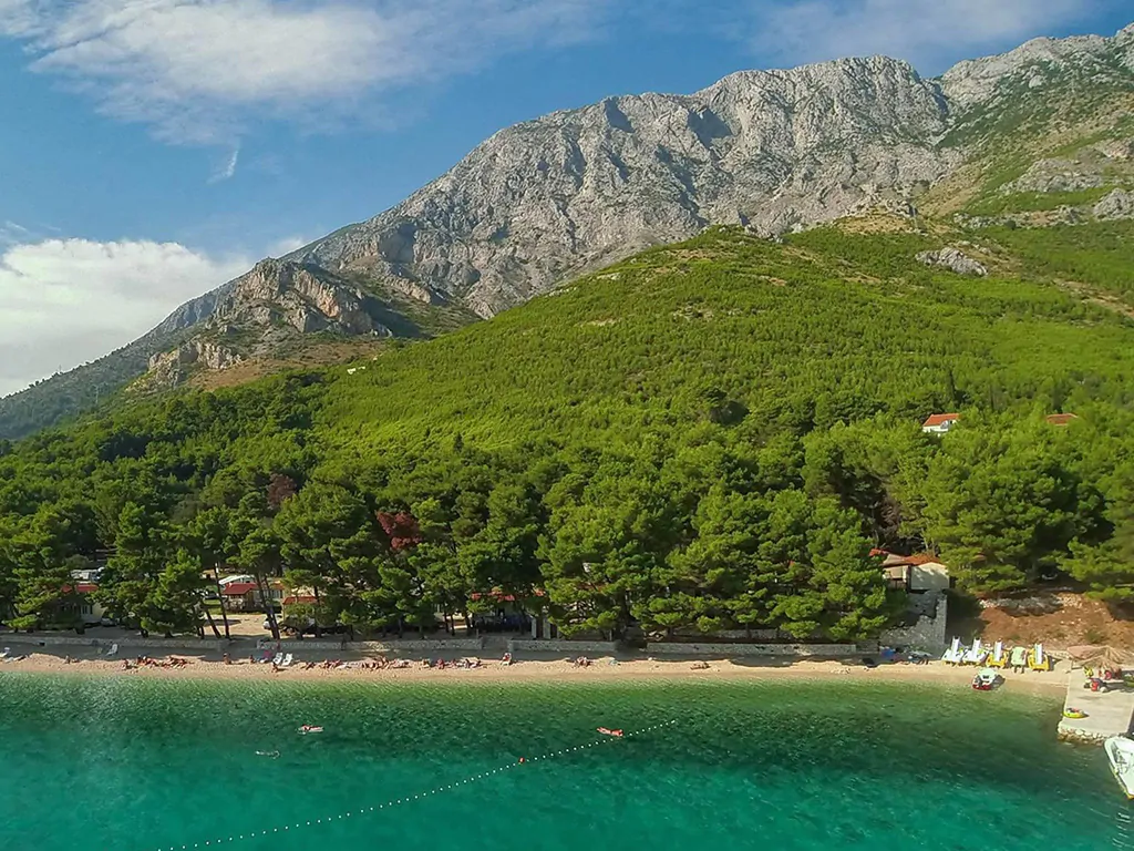 camping-dole-beach-sea