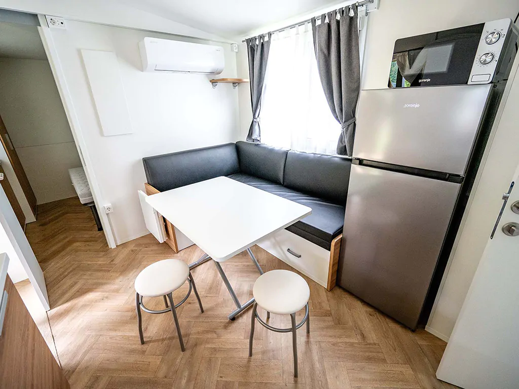 camping-slatina-mobile-home-premium-a-interior-living-room