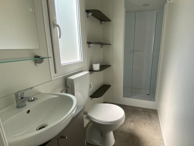 jezera-lovisca-mobile-home-premium-a-interior-bathroom
