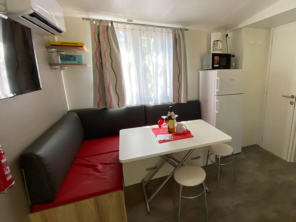 jezera-lovisca-mobile-home-premium-a-interior-living-room