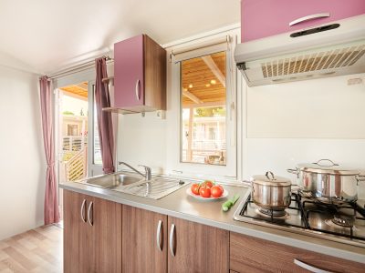 mobile-home-classic-h-interior-kitchen