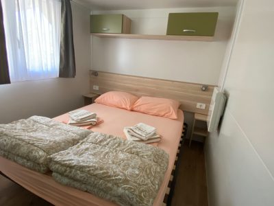 mobile-home-premium-j-interior-double-beds
