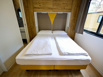 premium-n-cikat-interior-double-bed