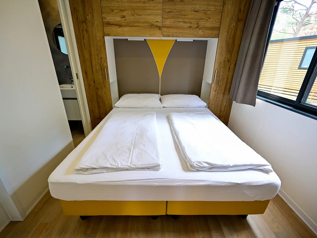 premium-n-cikat-interior-double-bed