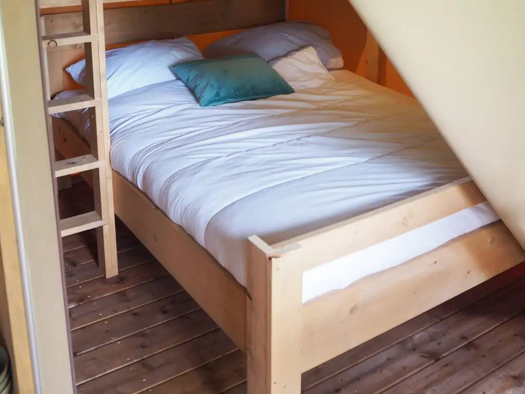 aminess-maravea-camping-resort-safari-tent-lodge-bunk-bed