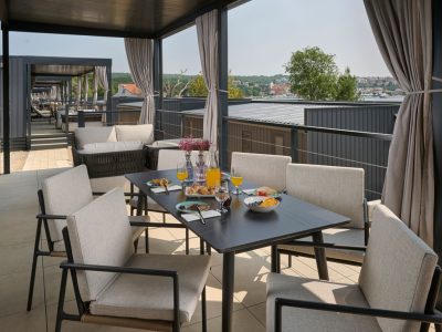 aminess-style-camping-atea-resort-mobile-home-amber-luxury-holiday-home-exterior-terrace-area