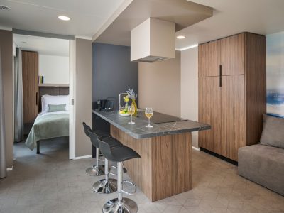 aminess-style-camping-atea-resort-mobile-home-amber-luxury-holiday-home-interior-kitchen-area