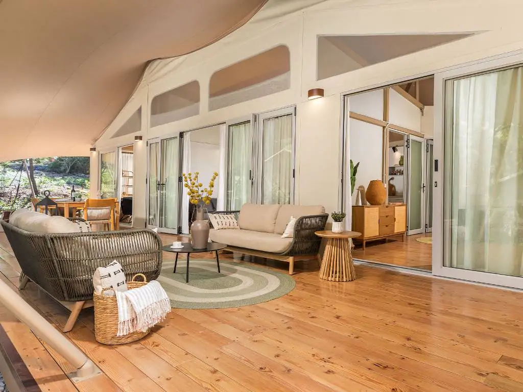 arena-one-99-glamping-grand-escape-luxury-suite-exterior-terrace