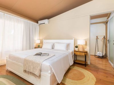 arena-one-99-glamping-grand-escape-luxury-suite-interior-bedroom