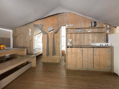 camping-bijela-uvala-luxury-safari-tent-kitchen-living-room