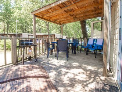 camping-bijela-uvala-mobile-home-malta-exterior-terrace