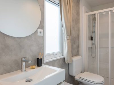 camping-bijela-uvala-mobile-home-porec-interior-bathroom