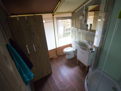 camping-bijela-uvala-safari-tent-s-bathroom
