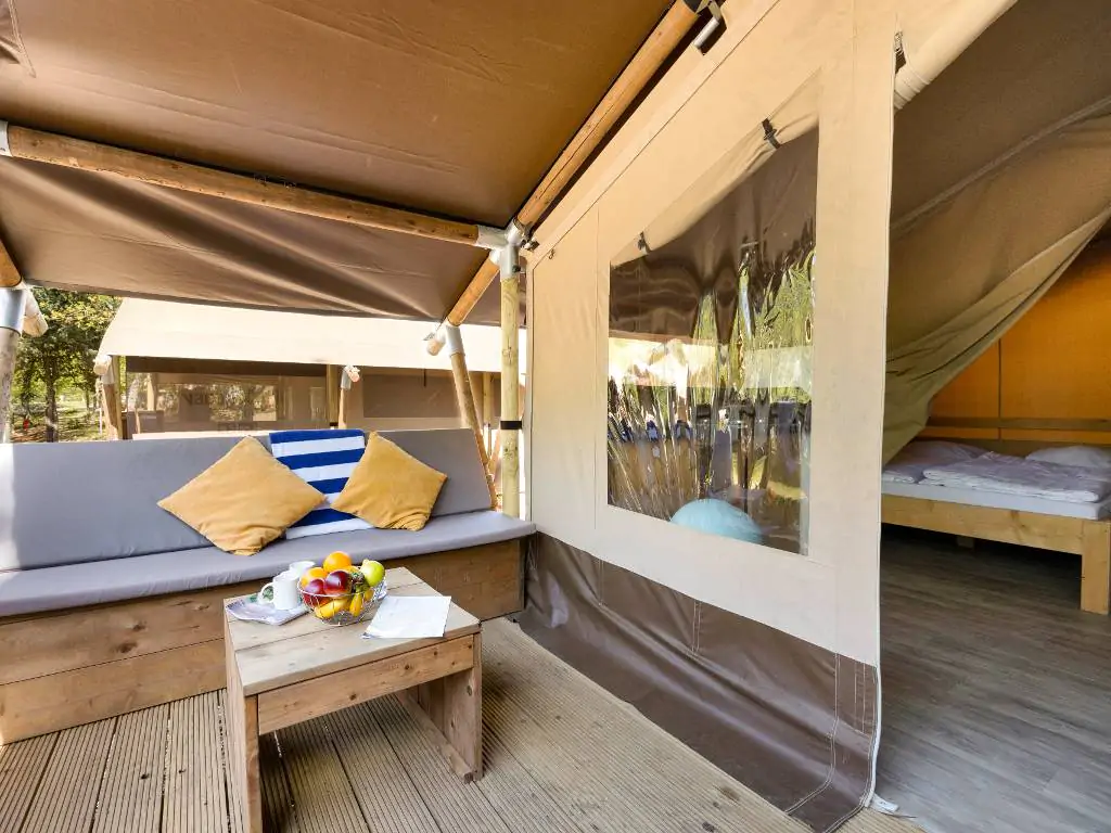 camping-cikat-safari-tent-lodge-terace-exterior