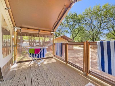 camping-cikat-safari-tent-lodge-terrace