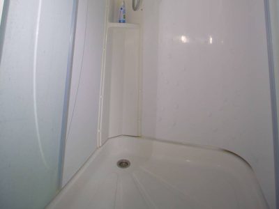 camping-lanterna-mobile-home-malta-interior-bathroom-shower-2