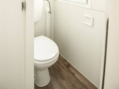 camping-lanterna-mobile-home-malta-interior-bathroom-toilet-2