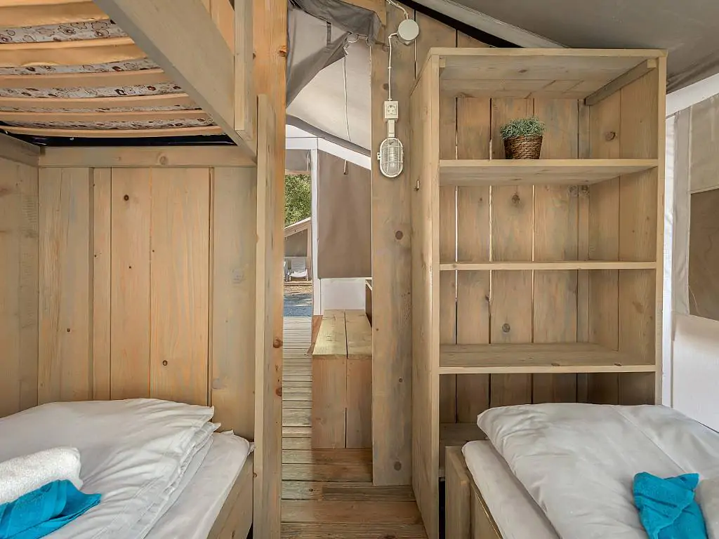 camping-polari-luxury-safari-tent-bedroom-bunk-bed