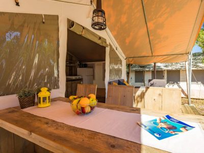 camping-polari-luxury-safari-tent-exterior-terrace-i