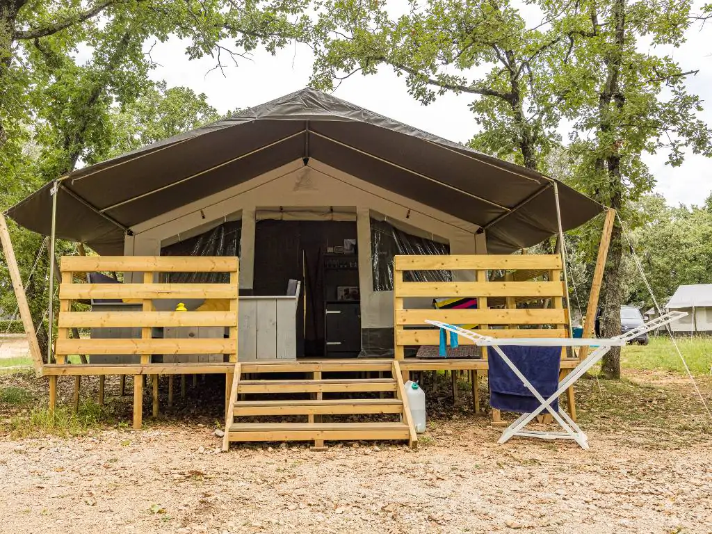 camping-polari-luxury-safari-tent-exterior