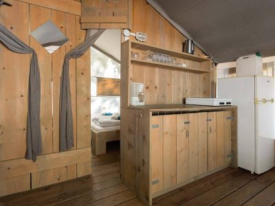 camping-polari-luxury-safari-tent-kitchen-i