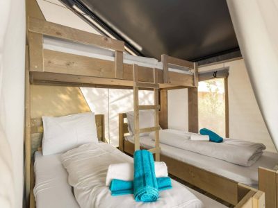 camping-stella-maris-safari-tent-comfort-bedroom-bunk-bed