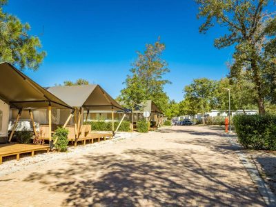 camping-stella-maris-safari-tent-comfort-exterior