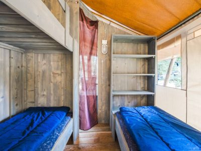 camping-valkanela-luxury-safari-tent-single-beds