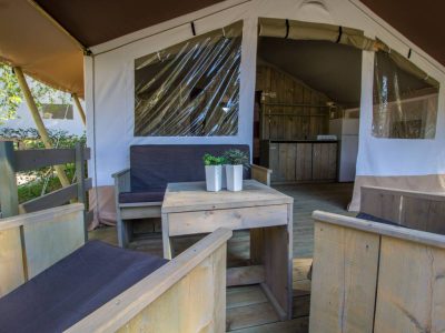 camping-valkanela-luxury-safari-tent-terrace
