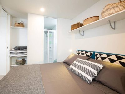 campsite-bijela-uvala-mobile-home-funtana-bedroom-double-bed