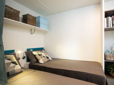 campsite-bijela-uvala-mobile-home-funtana-bedroom-single-beds