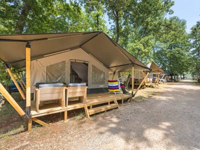campsite-park-umag-safari-tent-comfort-exterior