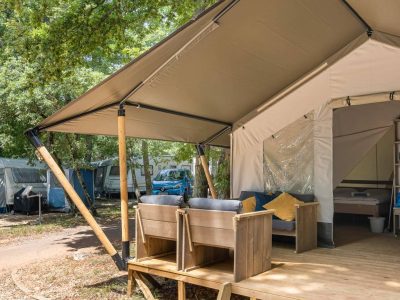 campsite-park-umag-safari-tent-comfort-exterior-terrace
