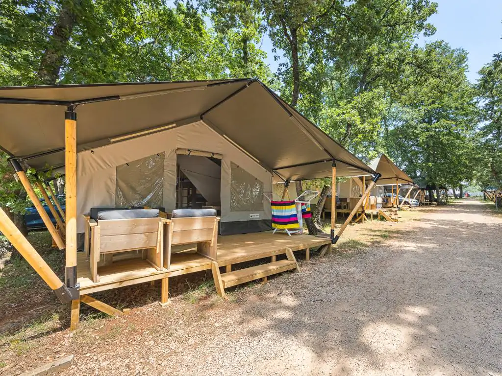 campsite-park-umag-safari-tent-comfort-exterior