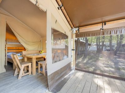 campsite-polari-safari-tent-lodge-5-persons-terrace