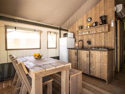 campsite-polari-safari-tent-s-6-p-kitchen