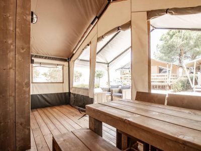 campsite-polari-safari-tent-s-6-p-kitchen-dining-table