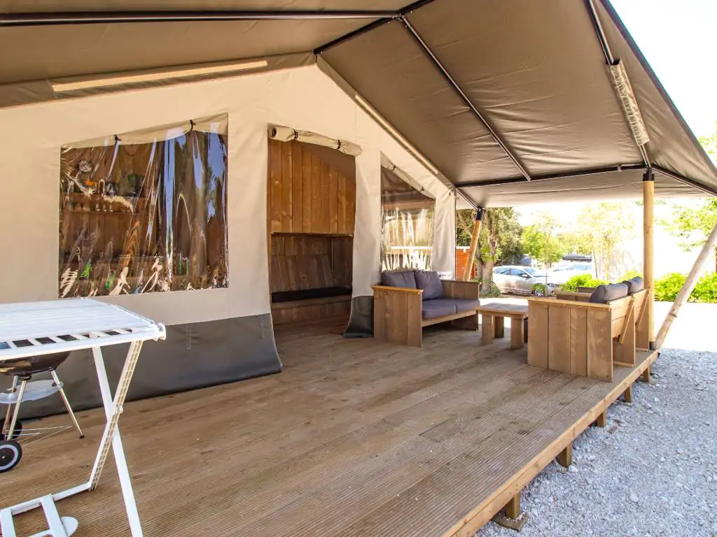 campsite-polari-safari-tent-s-6-p-terrace