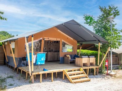 campsite-polari-safari-tent-s-airco-4-persons-covered-terrace