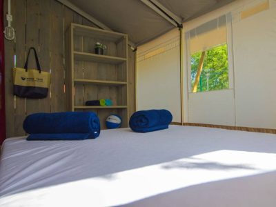 campsite-polari-safari-tent-s-airco-5-persons-bedroom-double-bed