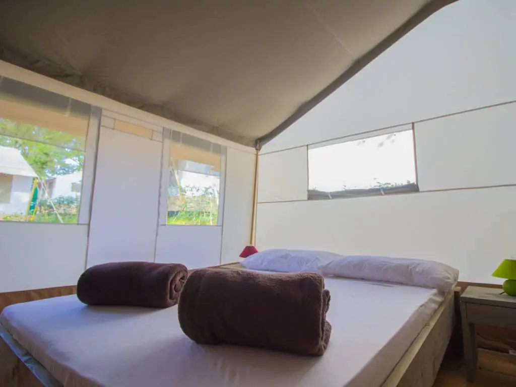 campsite-valkanela-safari-tent-s-interior-double-bed-2