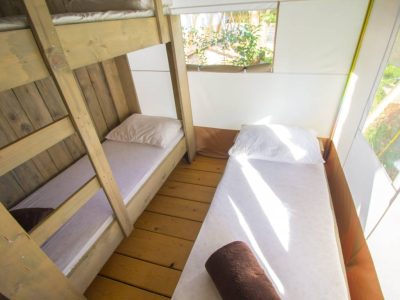 campsite-valkanela-safari-tent-s-interior-single-beds-2