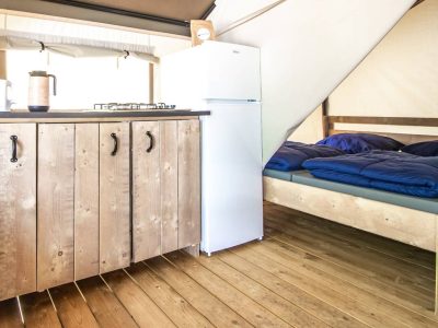 campsite-valkanela-safari-tent-comfort-interior-double-bed