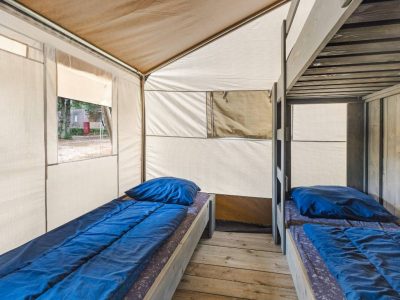 fkk-solaris-safaritent-interior-bedroom-bunk-bed