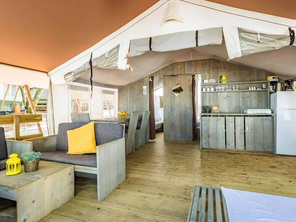 lanterna-safari-tent-for-5-exterior-terrace