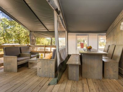 lanterna-safari-tent-for-5-exterior-living-room