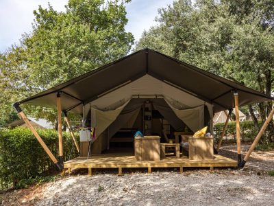 naturist-solaris-safaritent-comfort-exterior-front-view
