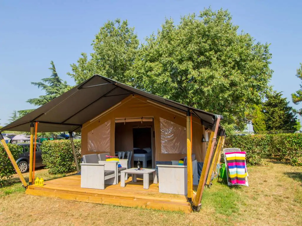 porto-sole-kroatie-comfort-airco-exterior-side-view