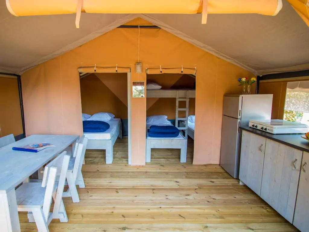 porto-sole-kroatie-comfort-airco-interior-terrace-entrance